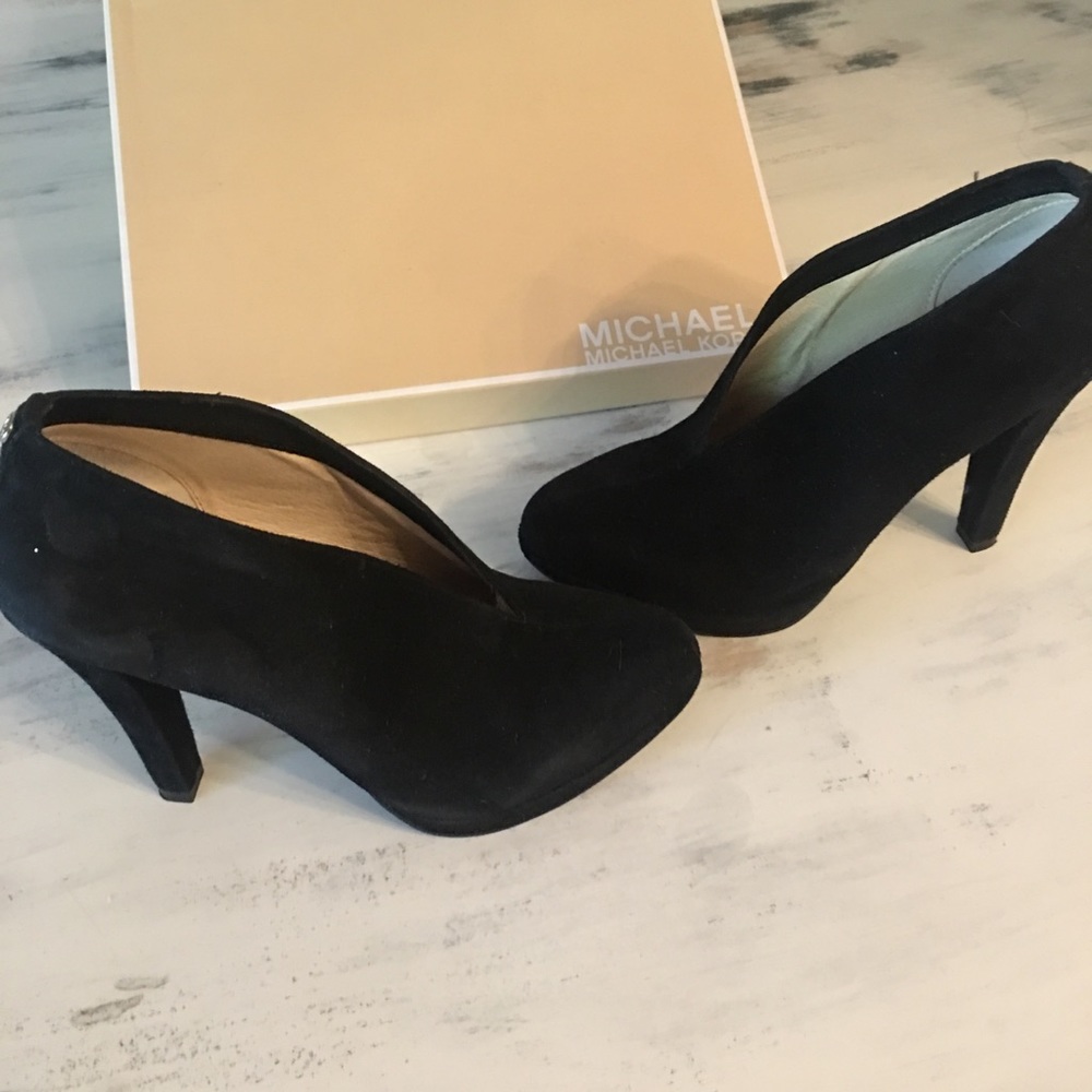 Michael Kors suede black heels